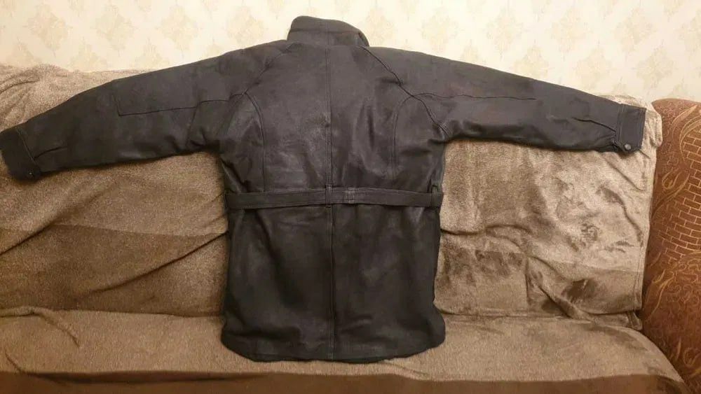 Кожанний куртка сотилади