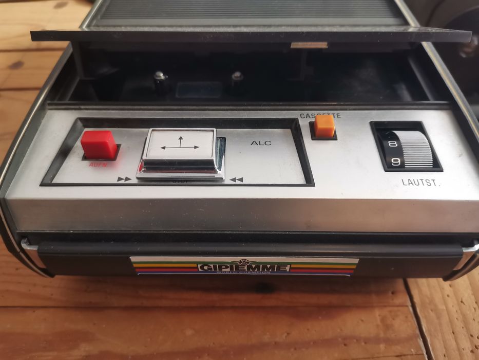 Касетъчен дек късетъчендек