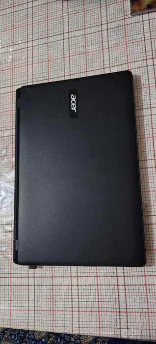 Noutbook sotiladi