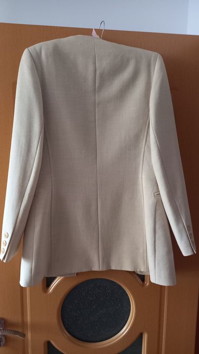 Vand sacou STEILMANN de dama,frumos,culoare crem, nr 44