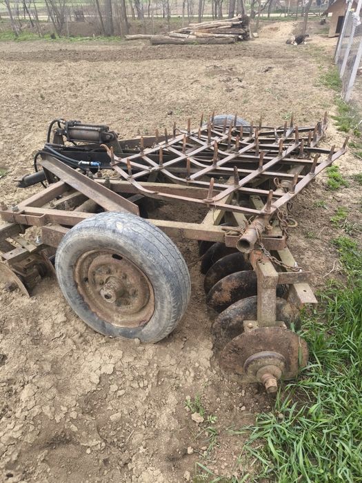 Disc pe roti cu 7 taleri pe baterie