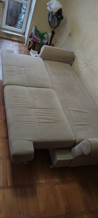 Продам диван и два кресла.