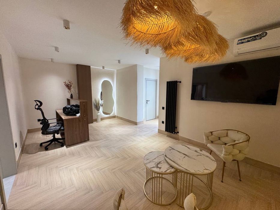 Аренда евро Офис с мебелью ул: Бабур ор:Пирамит