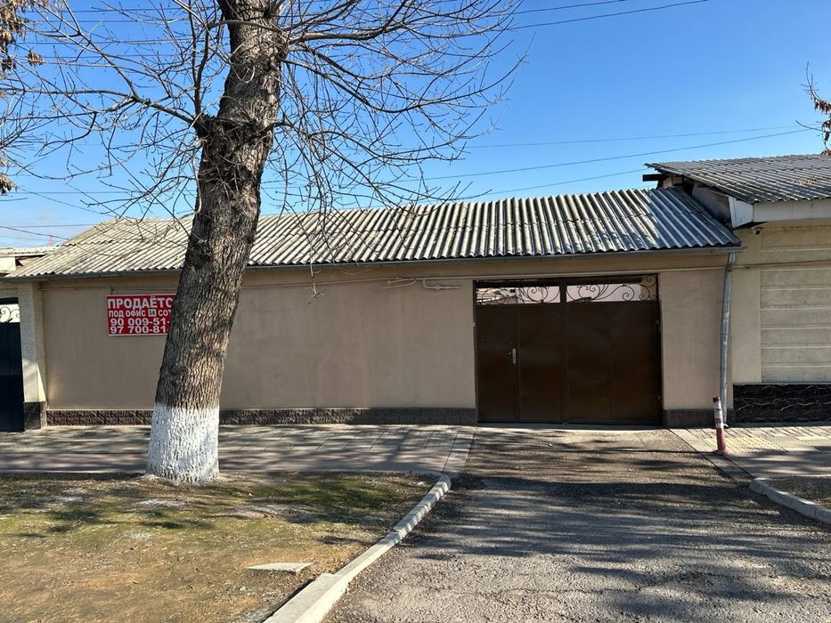 Hovli sotiladi Islom ota masjid yonida