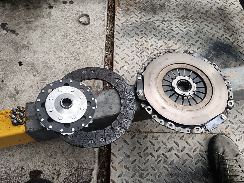 Нов маховик и притескателен диск за Хюндай Санта фе 2.0 дизел 113 к.с.