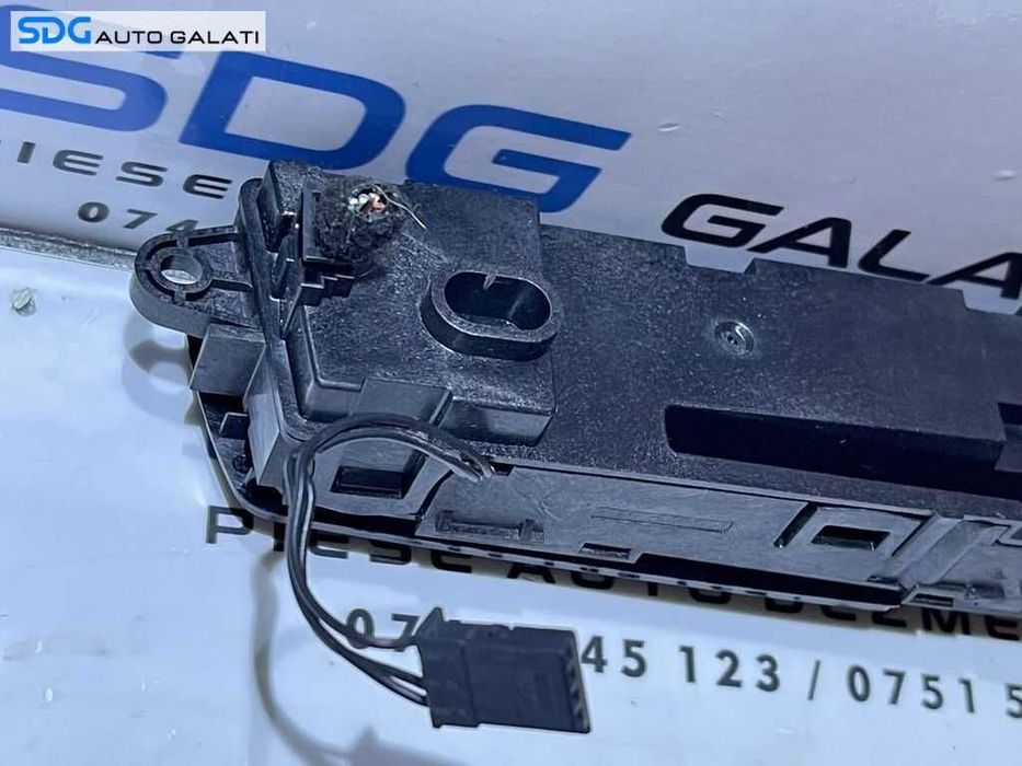 Panou Consola Comanda Buton Butoane Comenzi Unitate Radio CD Player BMW Seria 1 F20 F21 2010 - 2018 Cod E1062000 [AV0916]