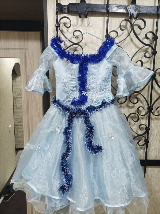 Платье на Новый год, на утренник в салик, в кафе пышное нарядное , блё