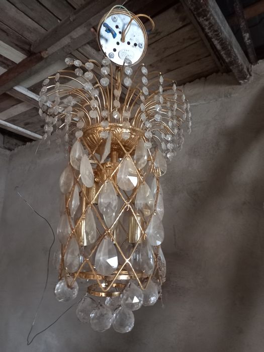 Продам люстры бу