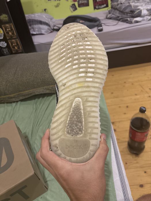 UA Yezzy 350 V2 Zebra ( висококачествени )