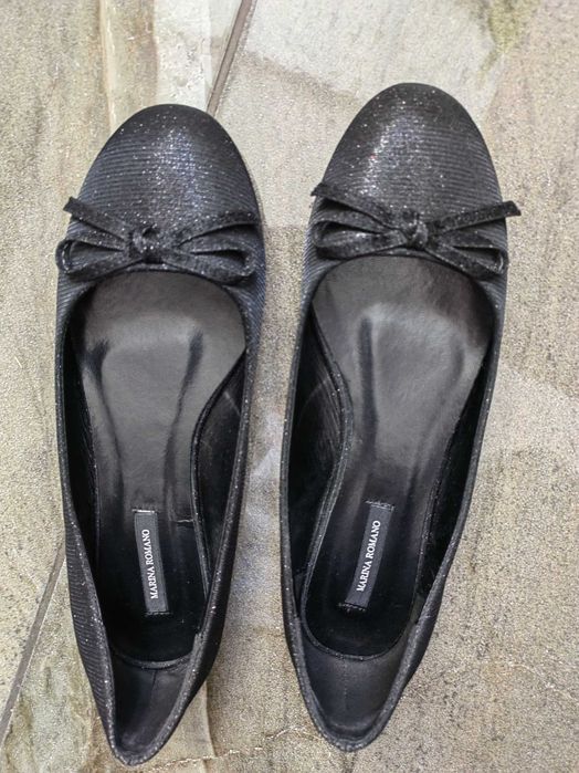 Черни ниски обувки