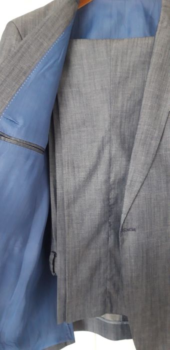 Мъжки костюм .  .