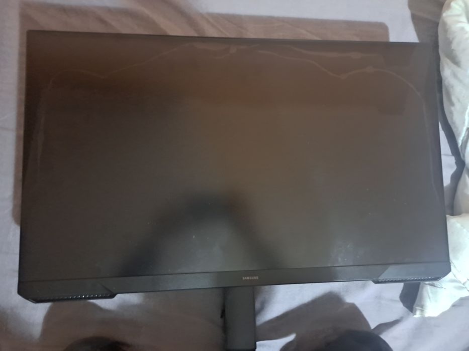 Монитор Samsung odyssey g3 LED 144Hz 27in .ЗА ЧАСТИ(СЧУПЕН ДИСПЛЕЙ)