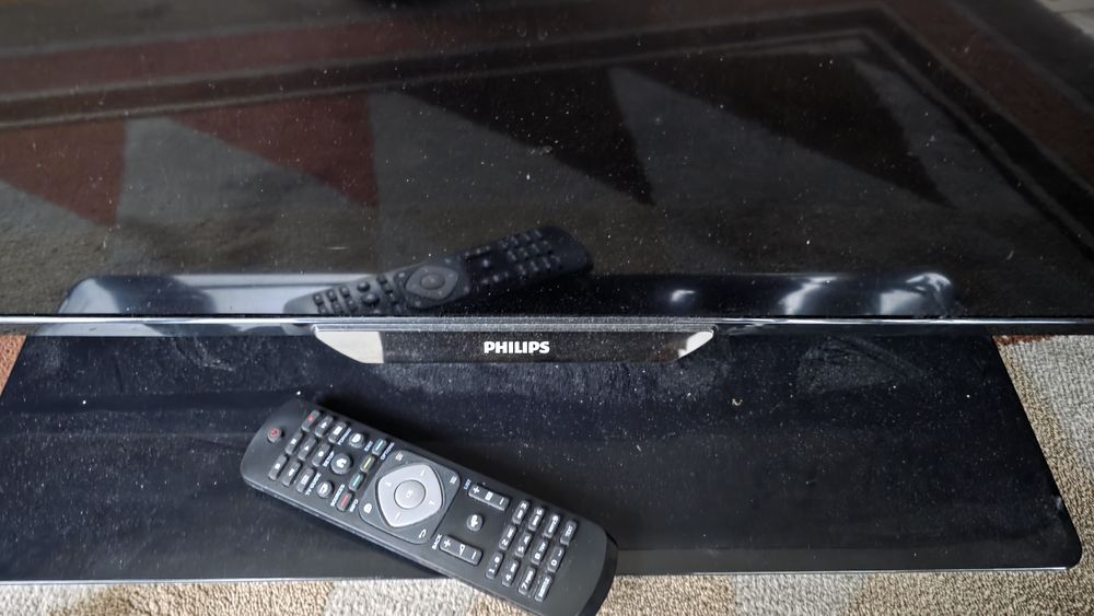 Телевизор Филипс/ Phillips за части или ремонт