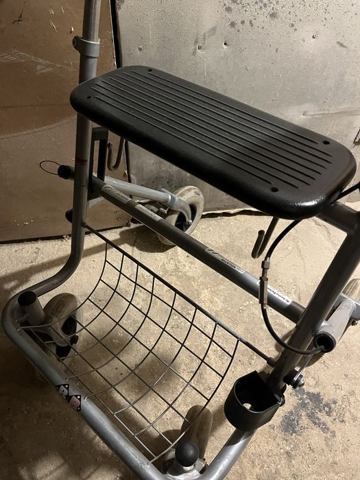 Продам ходунки роллатор