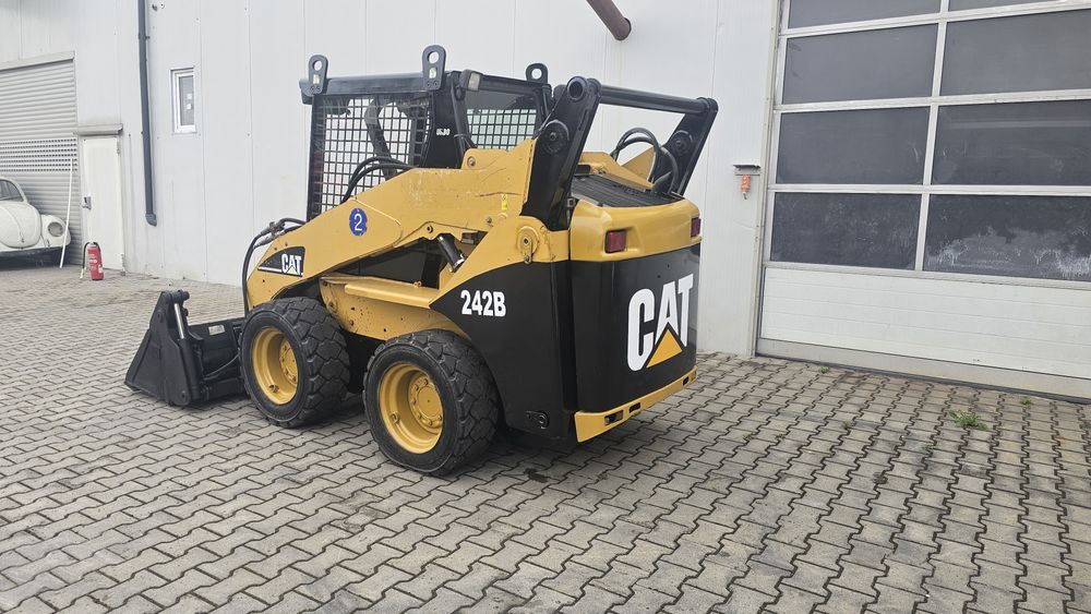 Caterpillar 242b miniincarcator 3000kg bobcat