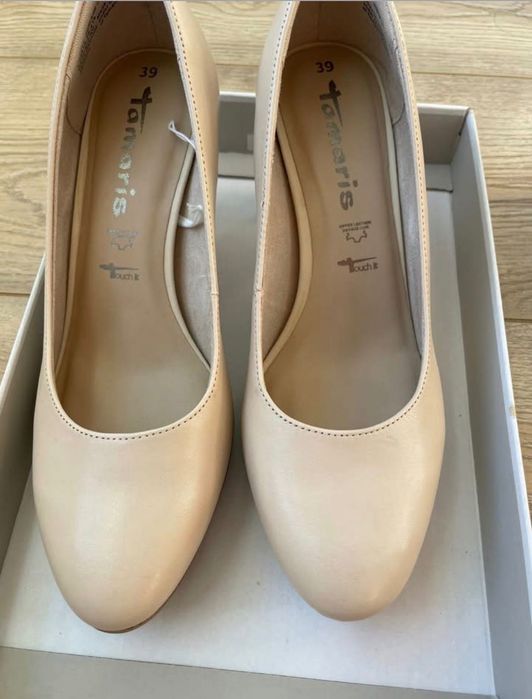 Дамски обувки с ток