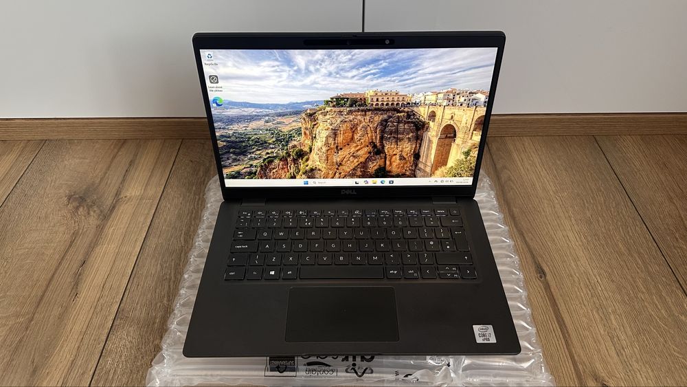Лаптоп Dell Latudite 7310 FHD 13.3” Тъч / Intel i7- 10610U 16GB RAM 256GB SSD / MS Office 2011 Pro Plus