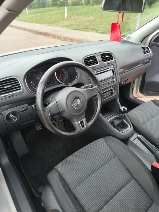 : VW Golf 6 (2009) – 1.4 Benzină MPI (80 CP) – 5 Uși – Climatronic – 215.644 km