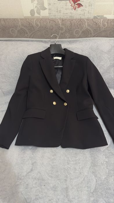 Пиджак черный Mango