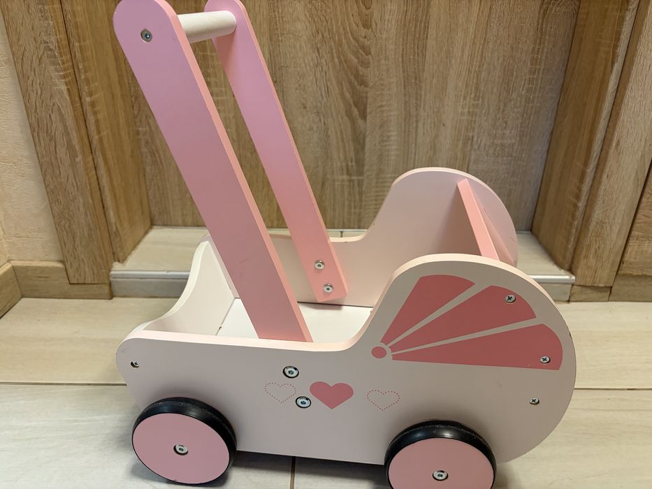 Дървена количка и кошара за игра