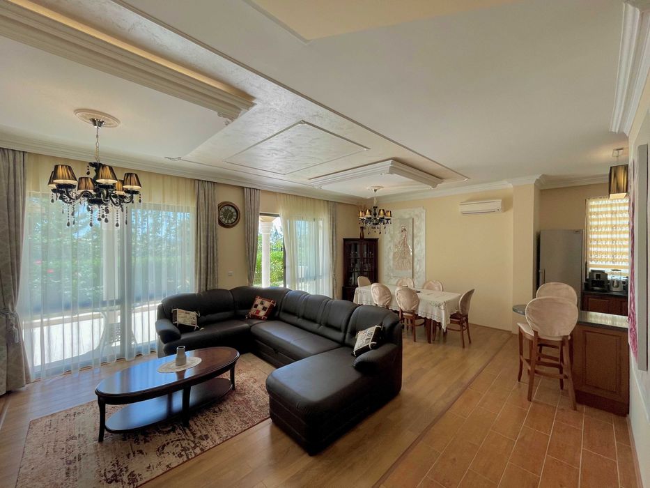 Продава се Къща в Свети Влас - 250 кв.м за 1520 €/кв.м - Снимка #8