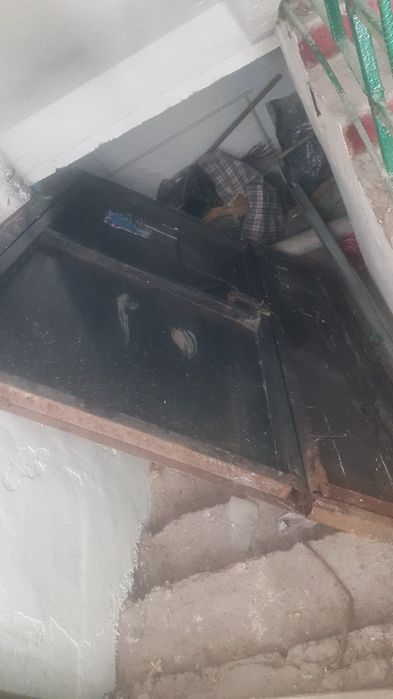 Подъездің  темір есігі