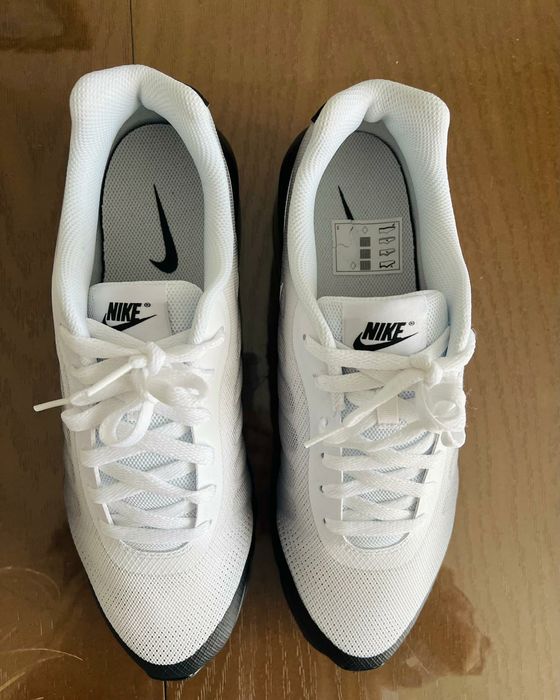 Nike Air Max (Invigor Print)