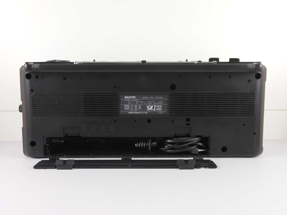 Sanyo M9709L – Restaurat Complet