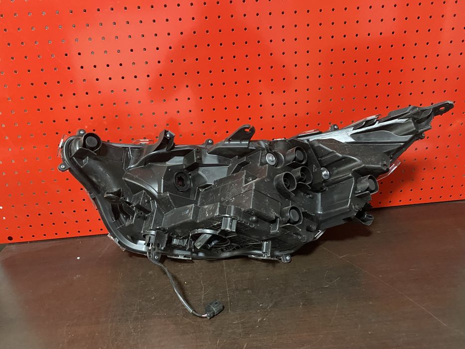 Far dreapta full led Toyota Rav 4 GR an 2019-2024 cu DEFECT