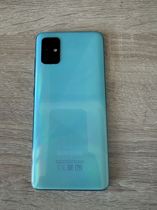 Продам недорого сотовый Samsung б/у