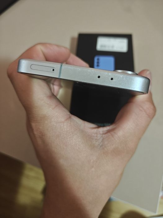 Samsung Galaxy S24 FE 128GB in cutie