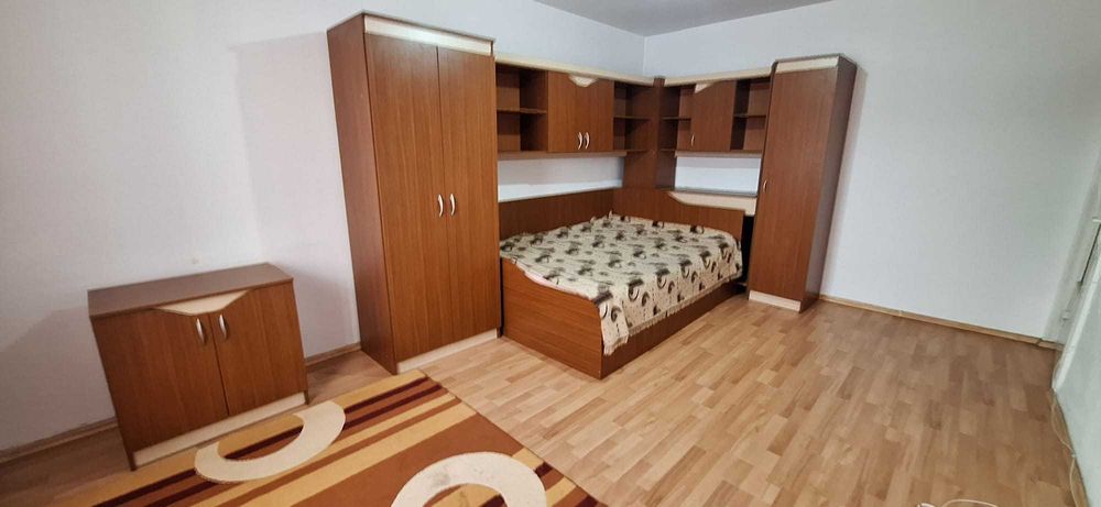 Apartament cu 2 camere,cartier Rovine.