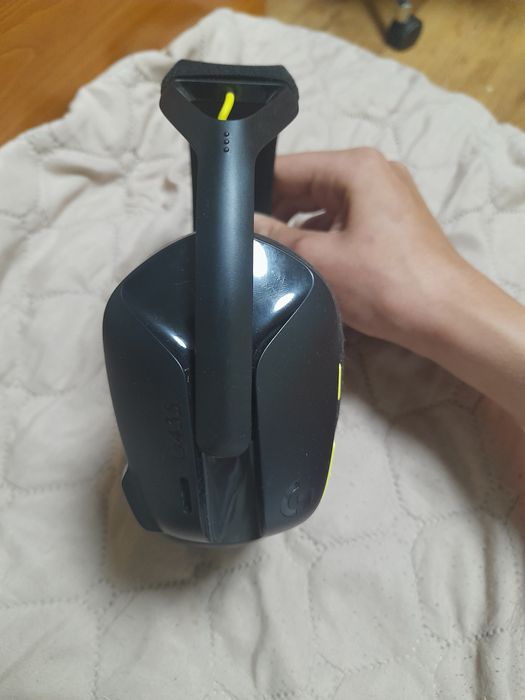Слушалки Logitech g435 черно с жълто