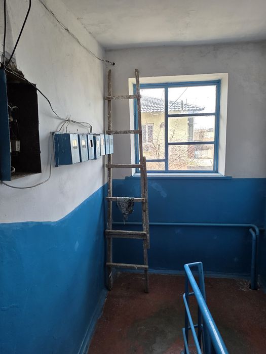 Продам  лестницу деревянную