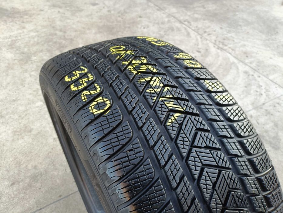 O anvelopa iarna 265 40 21 pirelli scorpion winter profil 7,5 mm 3320