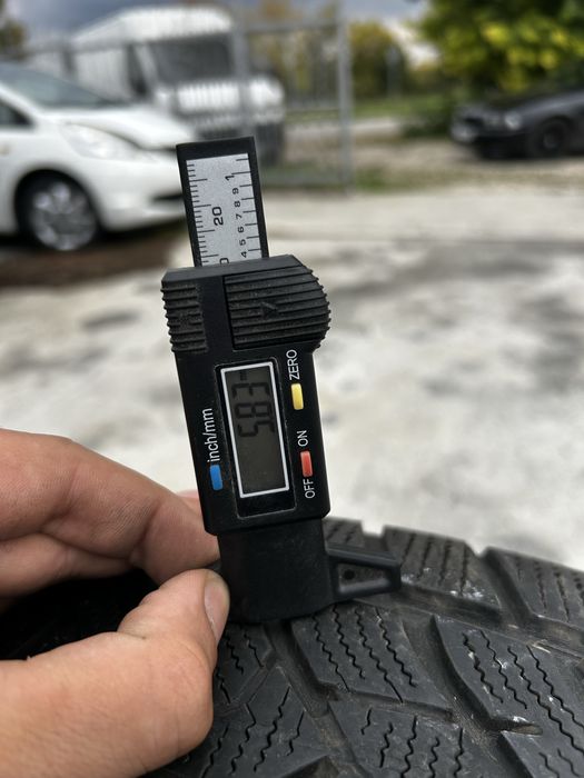 2бр Зимни гуми Dunlop 215/60R17