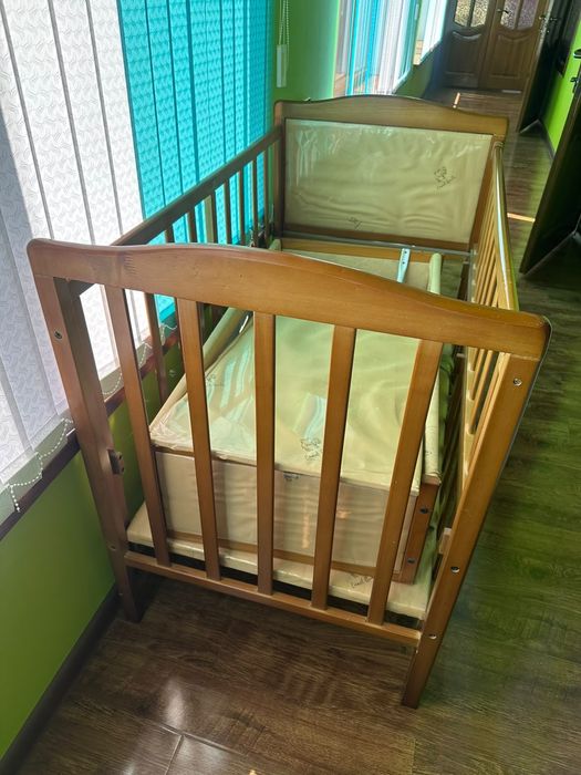Продам кроватку детскую