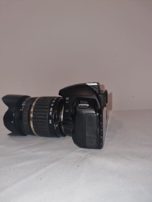Nikon D3100 cu obiectiv Tamron 18-200mm