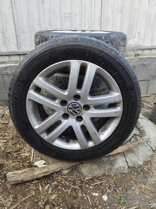 Vand sau schimb Jante aliaj golf5  205 55 R16 schimb CU 195 65 R15