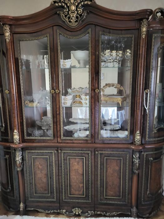 Сервант жаксы жагдайда