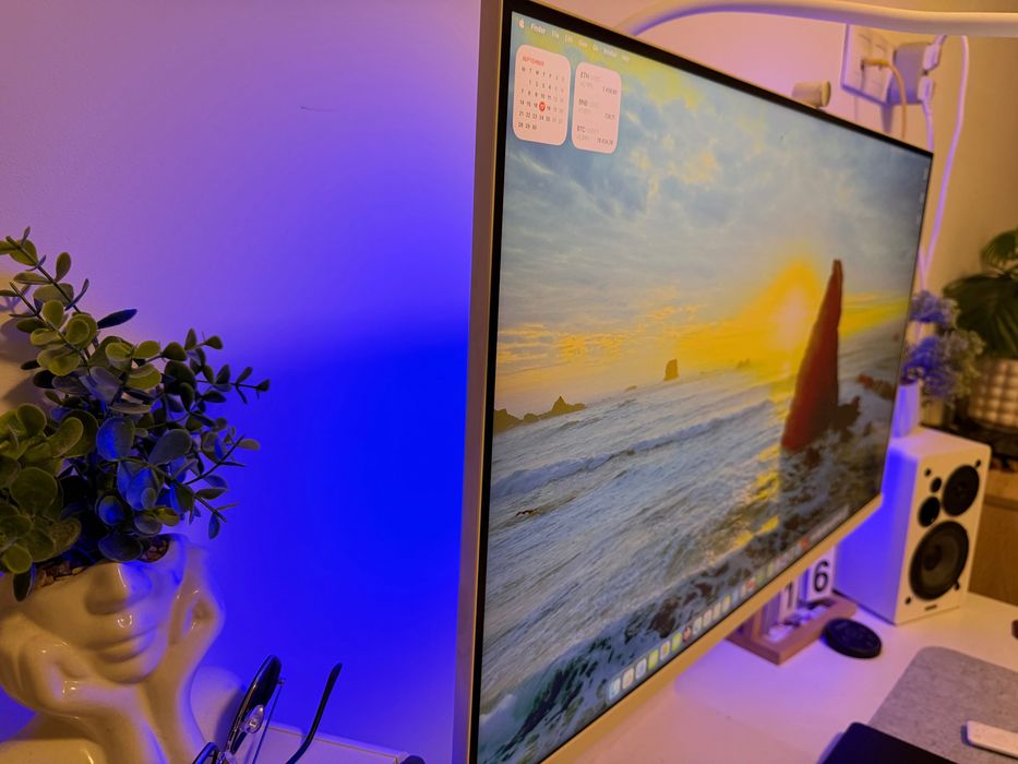 Монитор Samsung M8 smart -4K