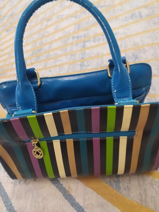 Сумочка женская продам