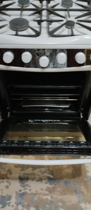 Продам газовую плиту Кайзер