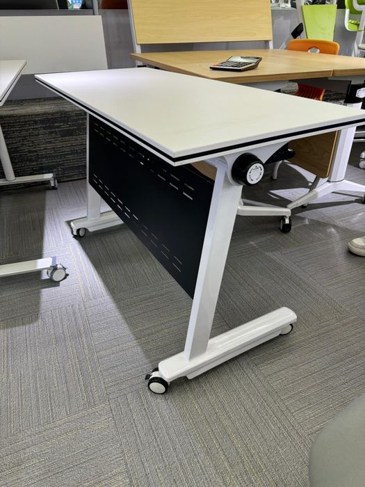 Регулируемая парта