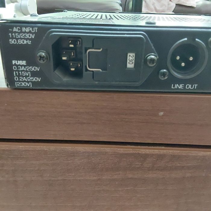 Vând Preamplificator INKEL PP-9113 cu egalizator grafic încorporat!