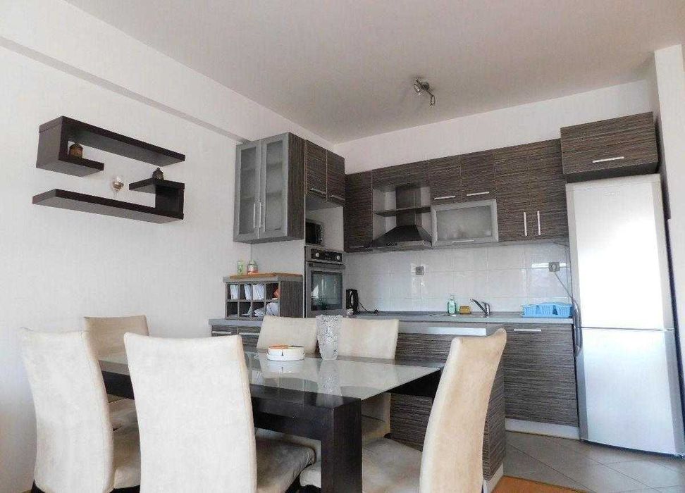 Двустаен имот в кв.Банишора