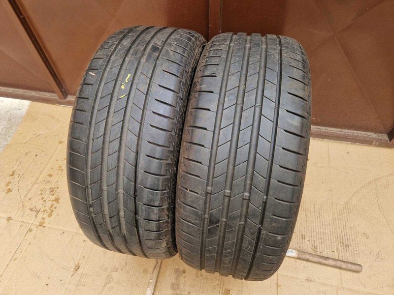 2 Bridgestone R17 225/45
летни гуми
DOT1521