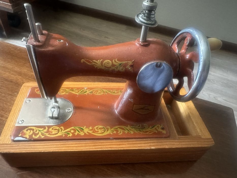 Швейная мини машинка ссср антиквариат
