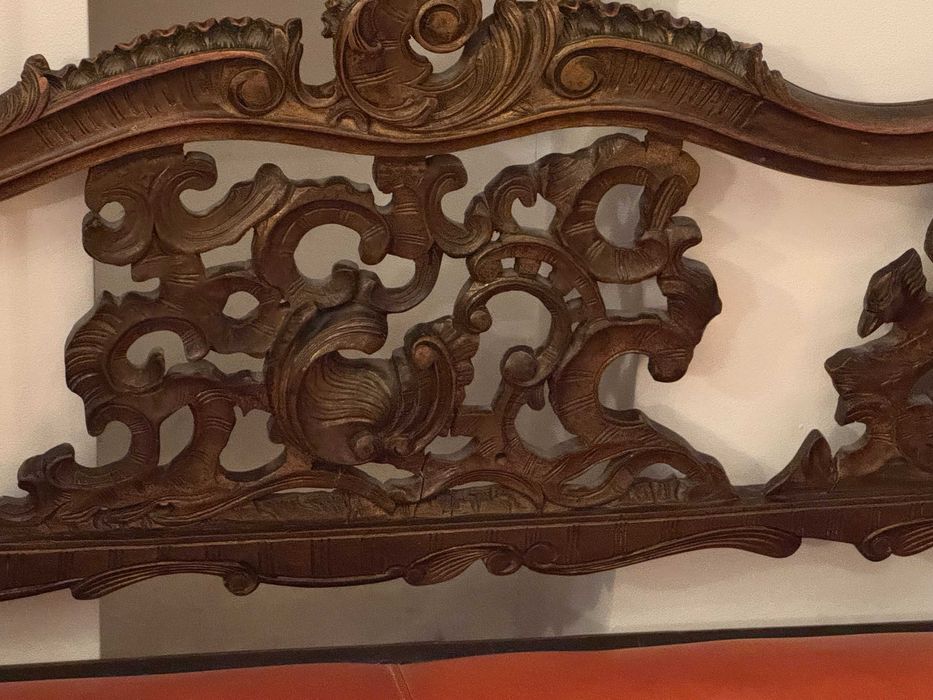 Стари мебели, пейка, два стола и масичка с интарзии