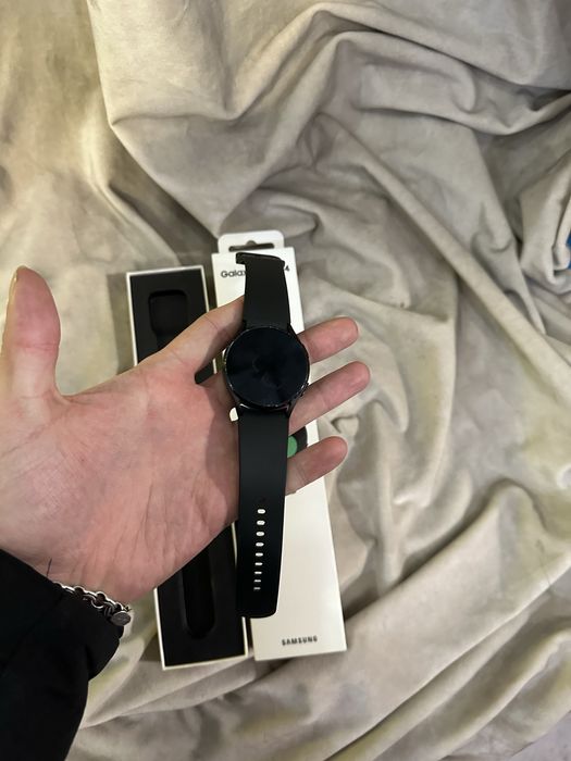 Продам часы Galaxy Watch4
